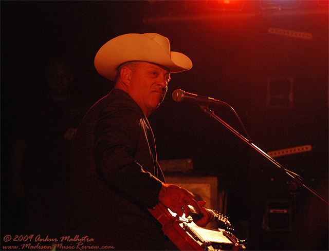 Junior Brown at the Barn Stage, 10,000 Lakes Festival 2009 - photo by Ankur Malhotra