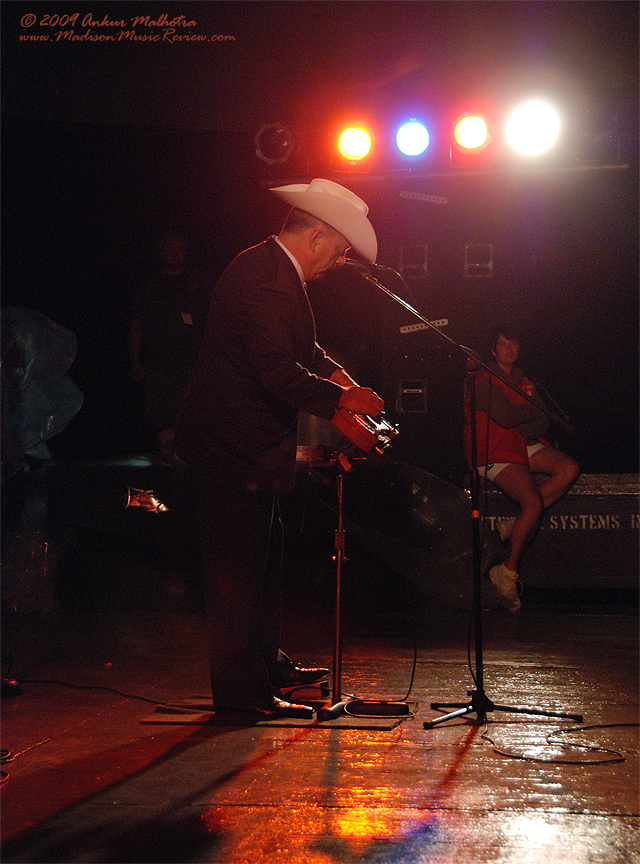 Junior Brown at the Barn Stage, 10,000 Lakes Festival 2009 - photo by Ankur Malhotra