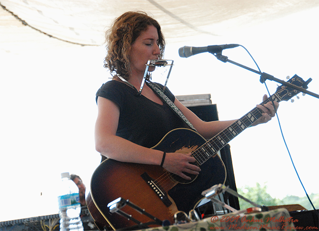 Kathleen Edwards at the Barn Stage, 10,000 Lakes Festival 2009 - photo by Ankur Malhotra