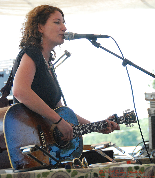 Kathleen Edwards at the Barn Stage, 10,000 Lakes Festival 2009 - photo by Ankur Malhotra