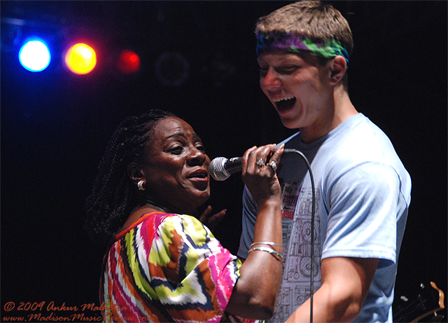 Sharon Jones + The Dap Kings @ 10,000 Lakes Festival, July 25, 2009 - photo by Ankur Malhotra