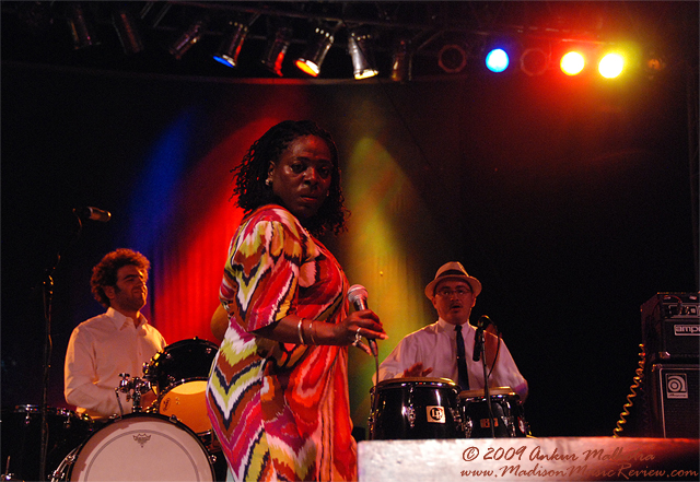 Sharon Jones + The Dap Kings @ 10,000 Lakes Festival, July 25, 2009 - photo by Ankur Malhotra