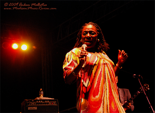 Sharon Jones + The Dap Kings @ 10,000 Lakes Festival, July 25, 2009 - photo by Ankur Malhotra