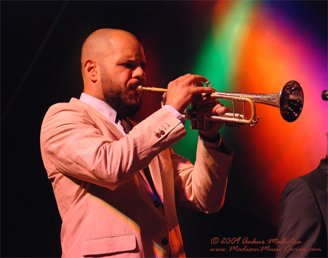 Sharon Jones + The Dap Kings @ 10,000 Lakes Festival, July 25, 2009 - photo by Ankur Malhotra